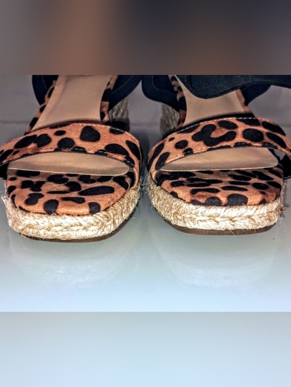Comfort 1946 Leopard Print Wedge Cross Strap Sandals Size 9 - Picture 6 of 8